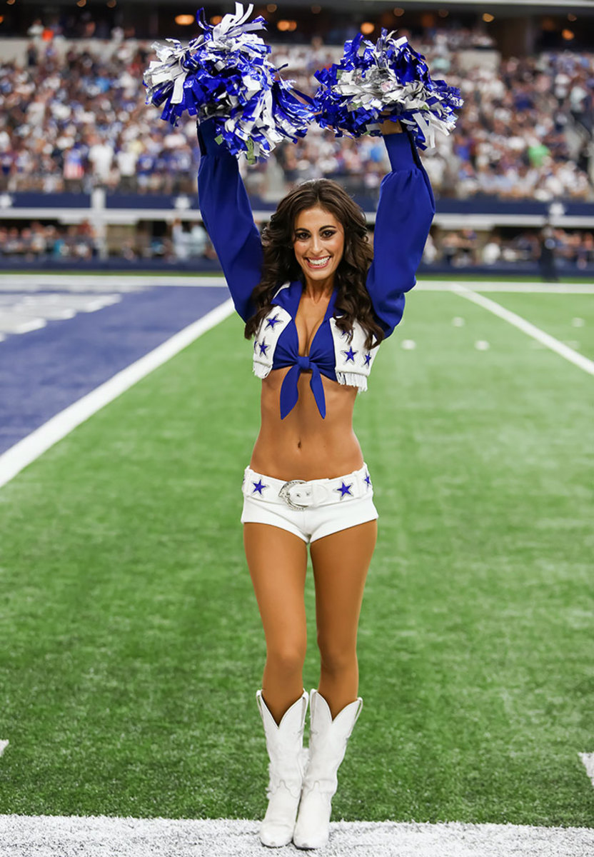 Dallas-Cowboys-cheerleaders-CEY160911054_Giants_at_Cowboys.jpg