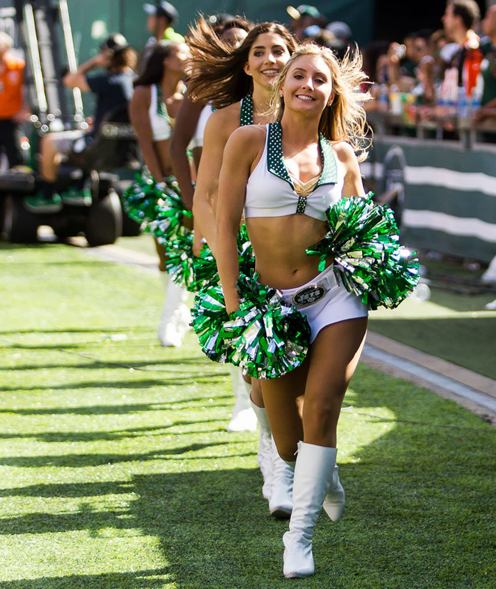 New-York-Jets-Flight-Crew-cheerleaders-CID160911025_Bengals_at_Jets.jpg