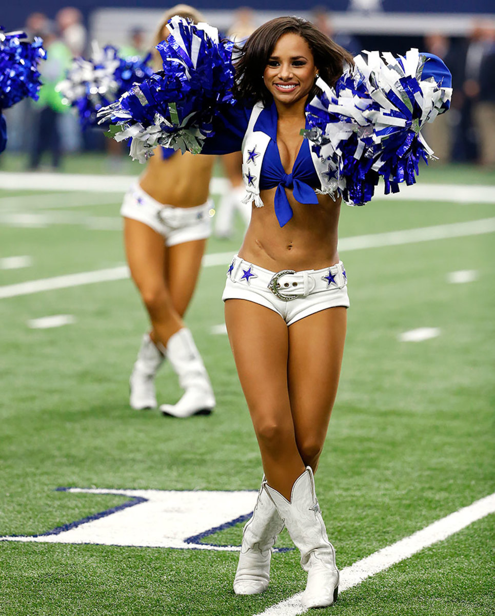 Dallas-Cowboys-cheerleaders-AP_10975399851.jpg