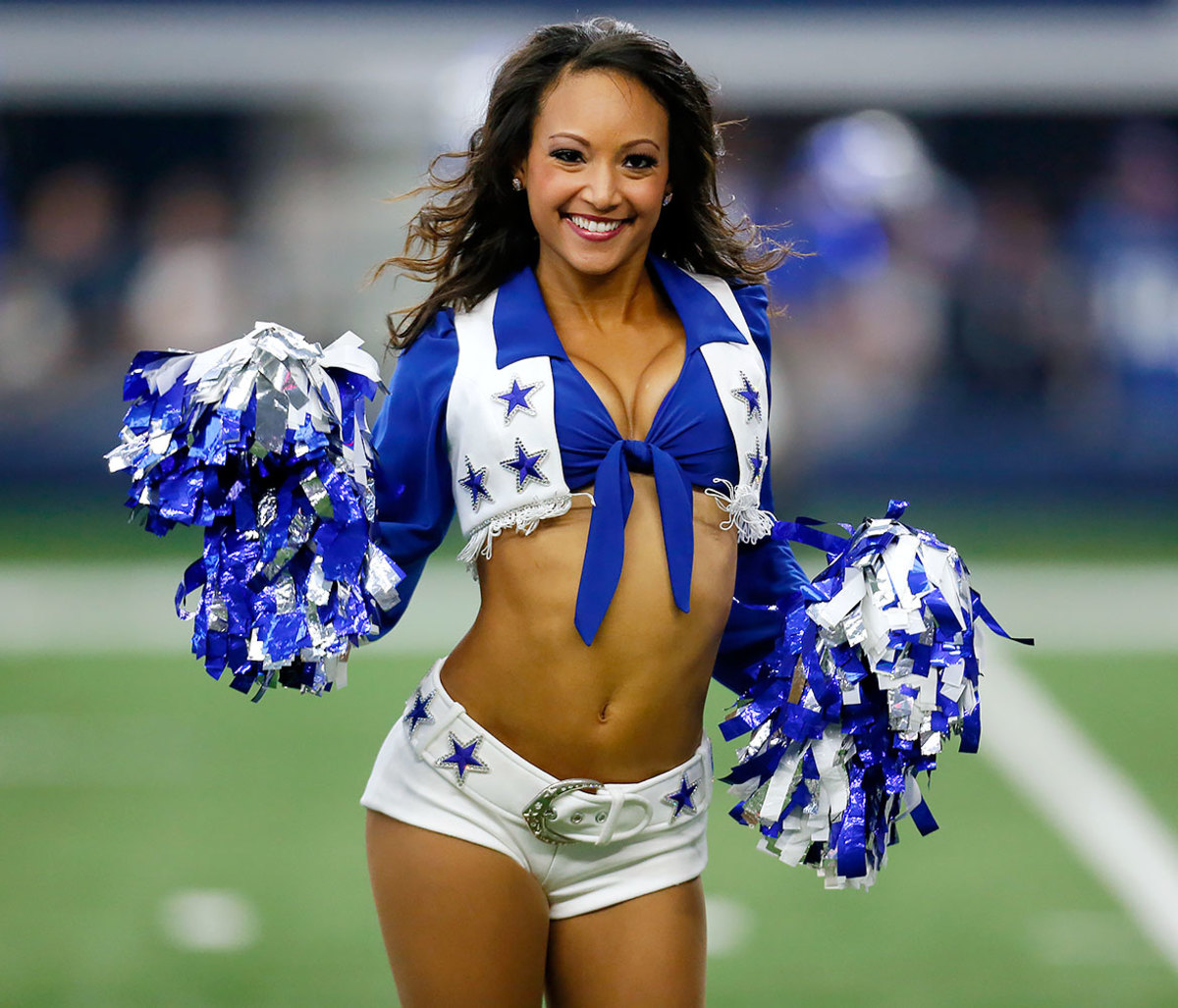Dallas-Cowboys-cheerleaders-AP_706552675705.jpg
