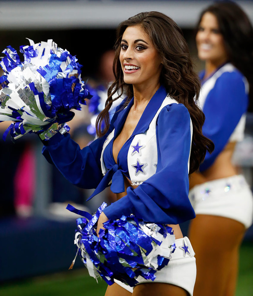 Dallas-Cowboys-cheerleaders-AP_515229366346.jpg