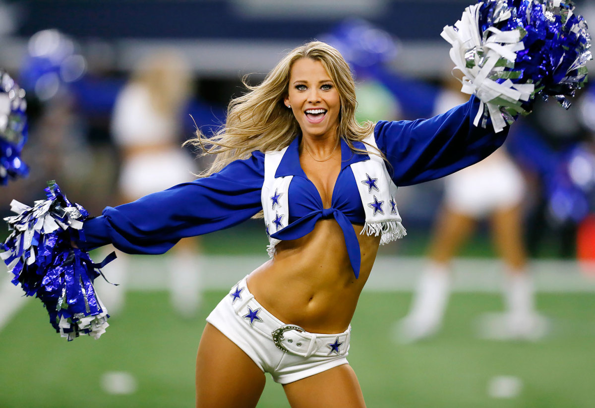 Dallas-Cowboys-cheerleaders-AP_33119064727.jpg