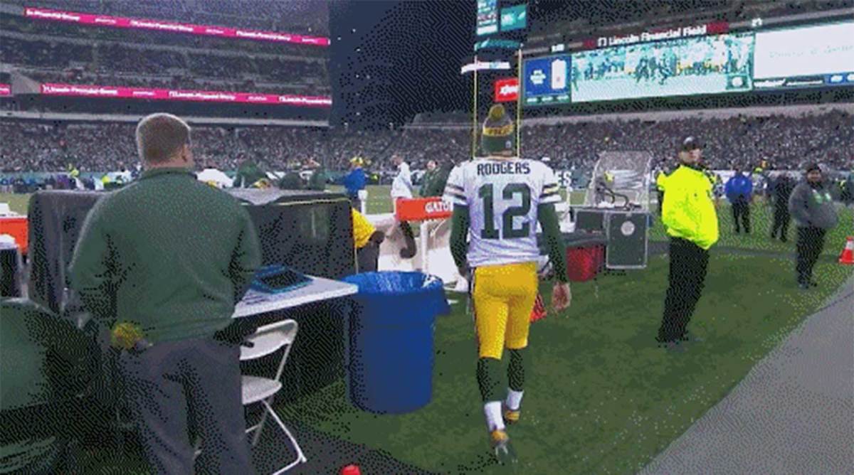 Aaron-Rodgers-tent.jpg