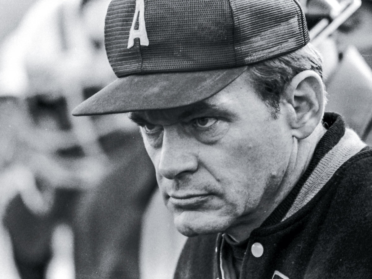 Homer Smith coached college football for 36 years, serving as the head coach of Army in the mid-1970s before offensive coordinator stints at UCLA, Alabama and Arizona.