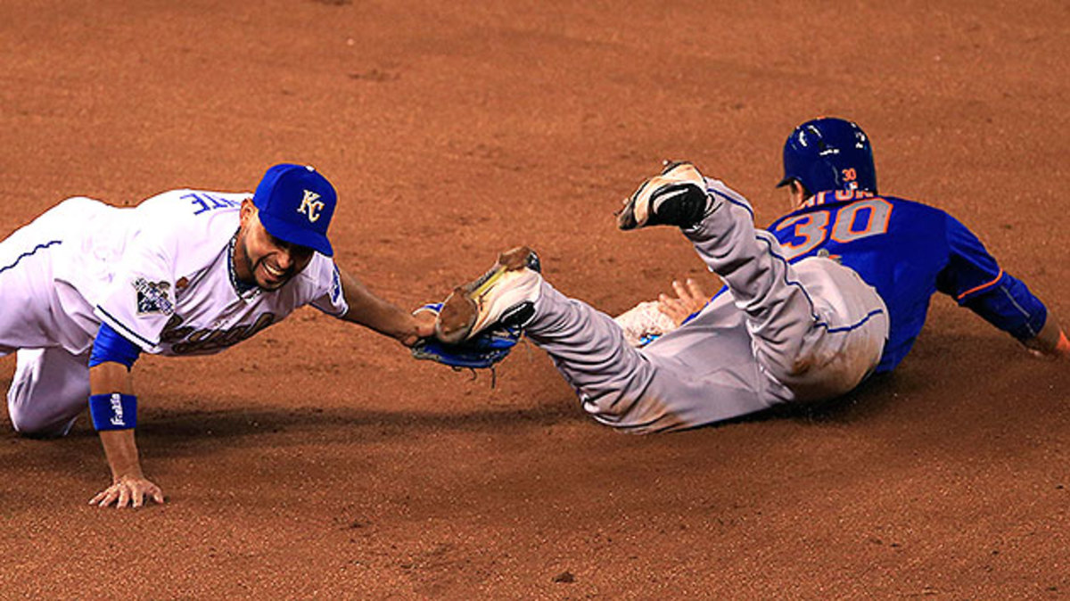 omar-infante-tags-out-conforto-april-3.jpg