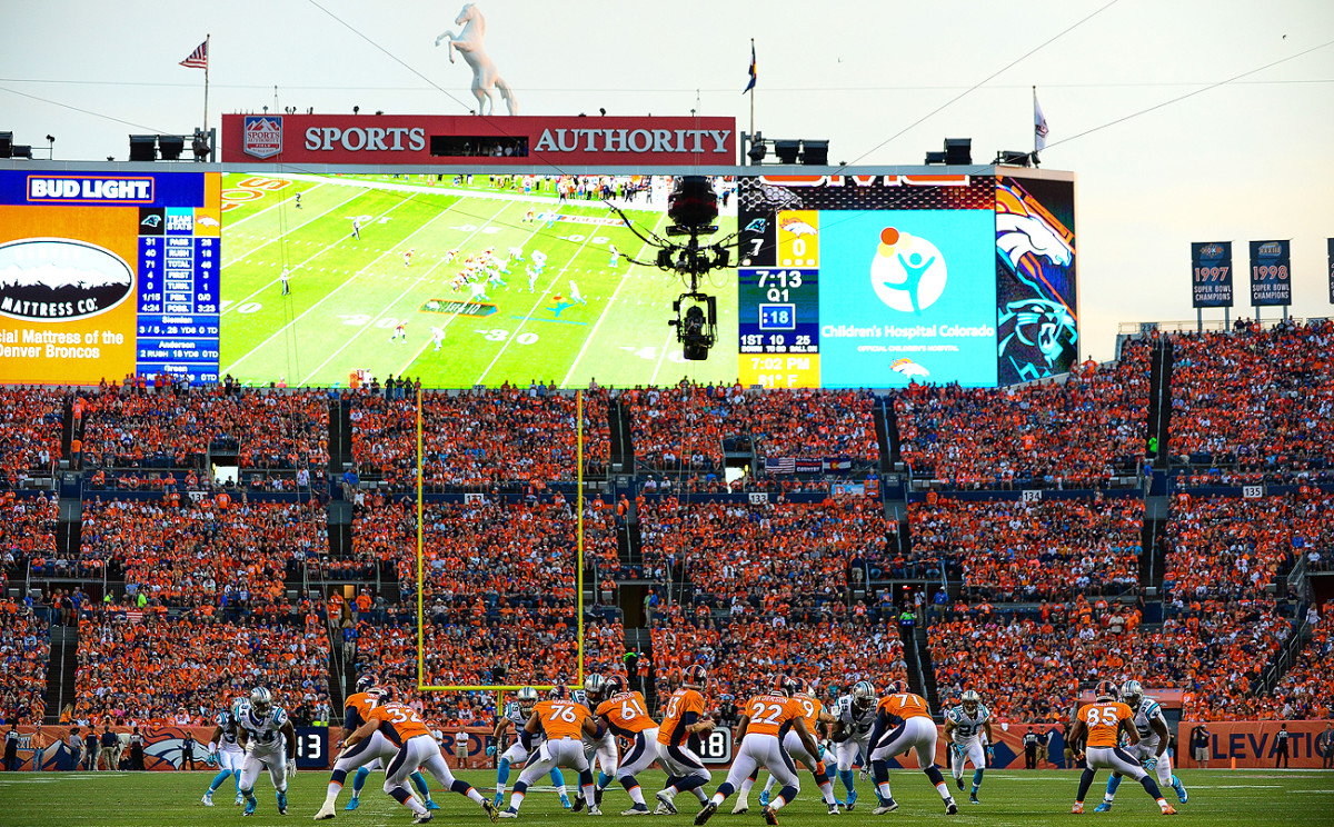 The big stage—a Super Bowl rematch on national television to open the NFL season—didn’t intimidate Broncos QB Trevor Siemian in his first career start.