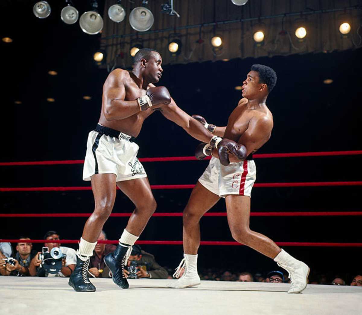 140224180141-1964-0225-muhammad-ali-cassius-clay-sonny-liston-079008469-single-image-cut.jpg