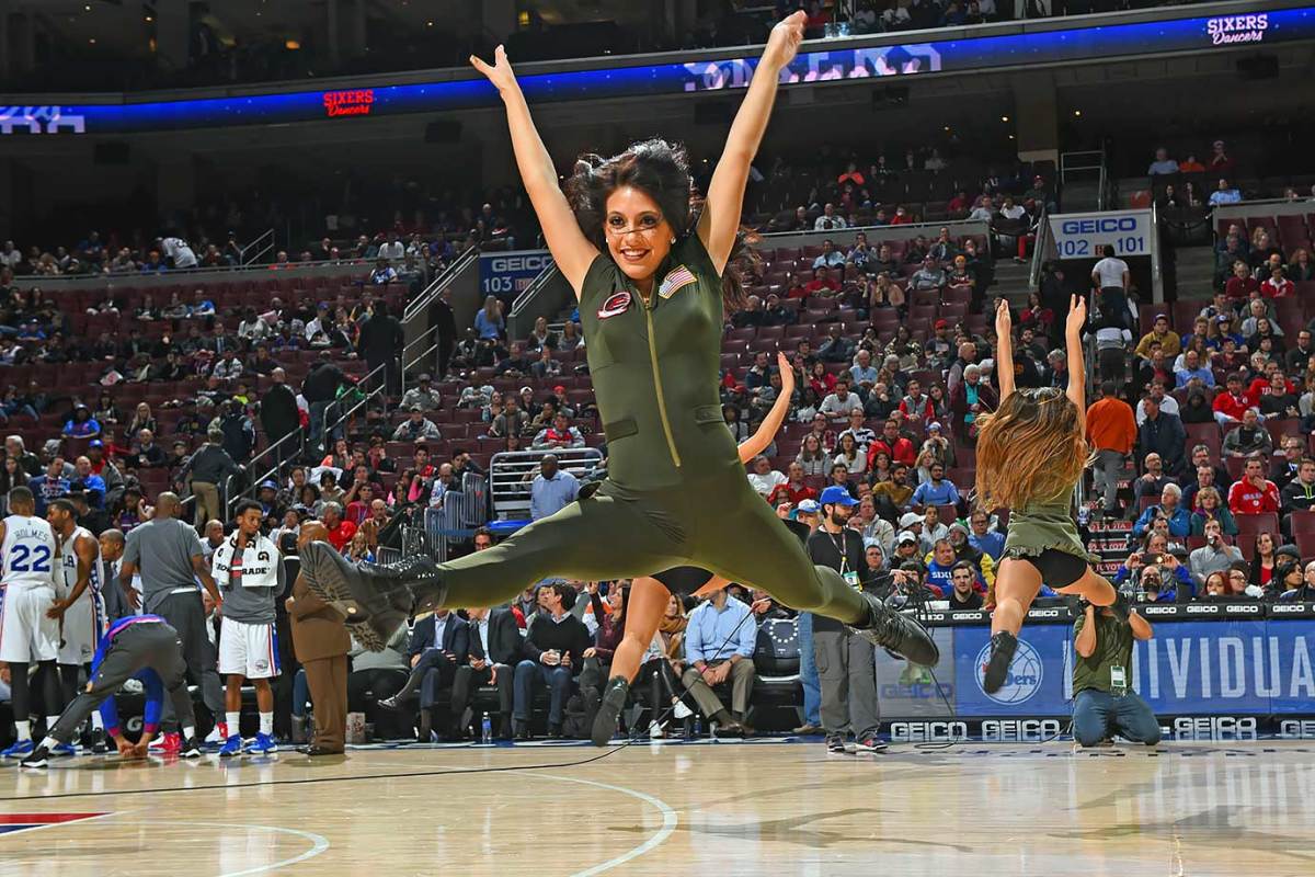 Philadelphia-76ers-Sixers-Dancers-GettyImages-503908872_master.jpg