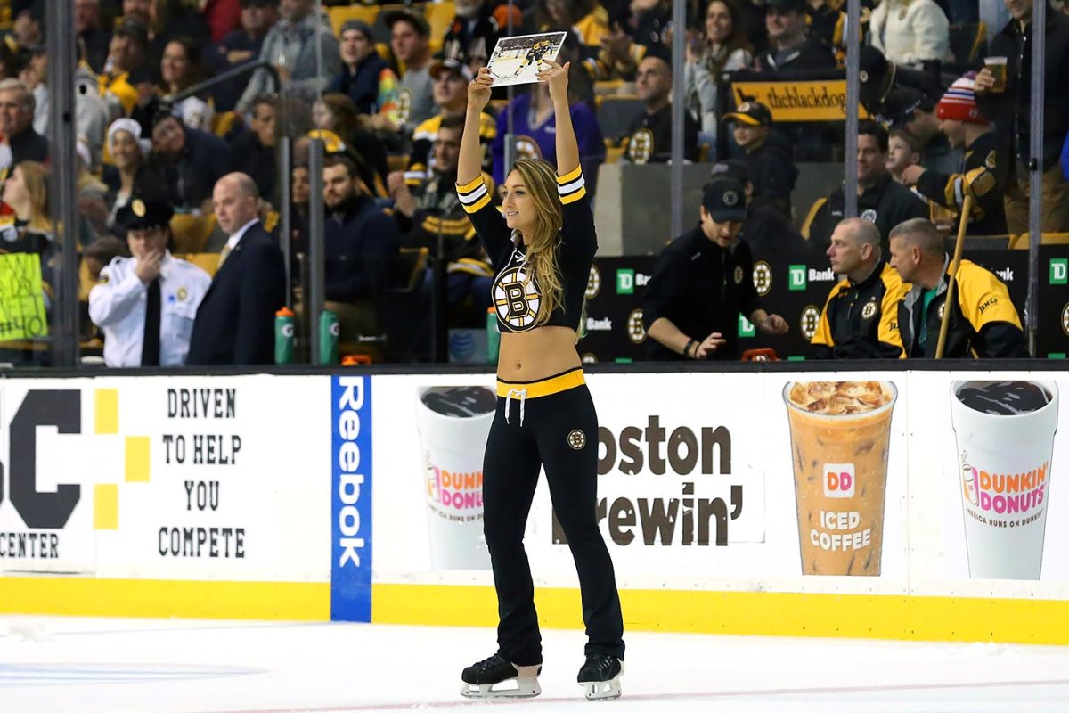 Boston-Bruins-Ice-Girls-482151212128_Panthers_at_Bruins.jpg