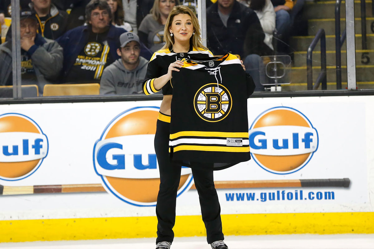 Boston-Bruins-Ice-Girls-482160228120_Tampa_Bay_at_Bruins.jpg