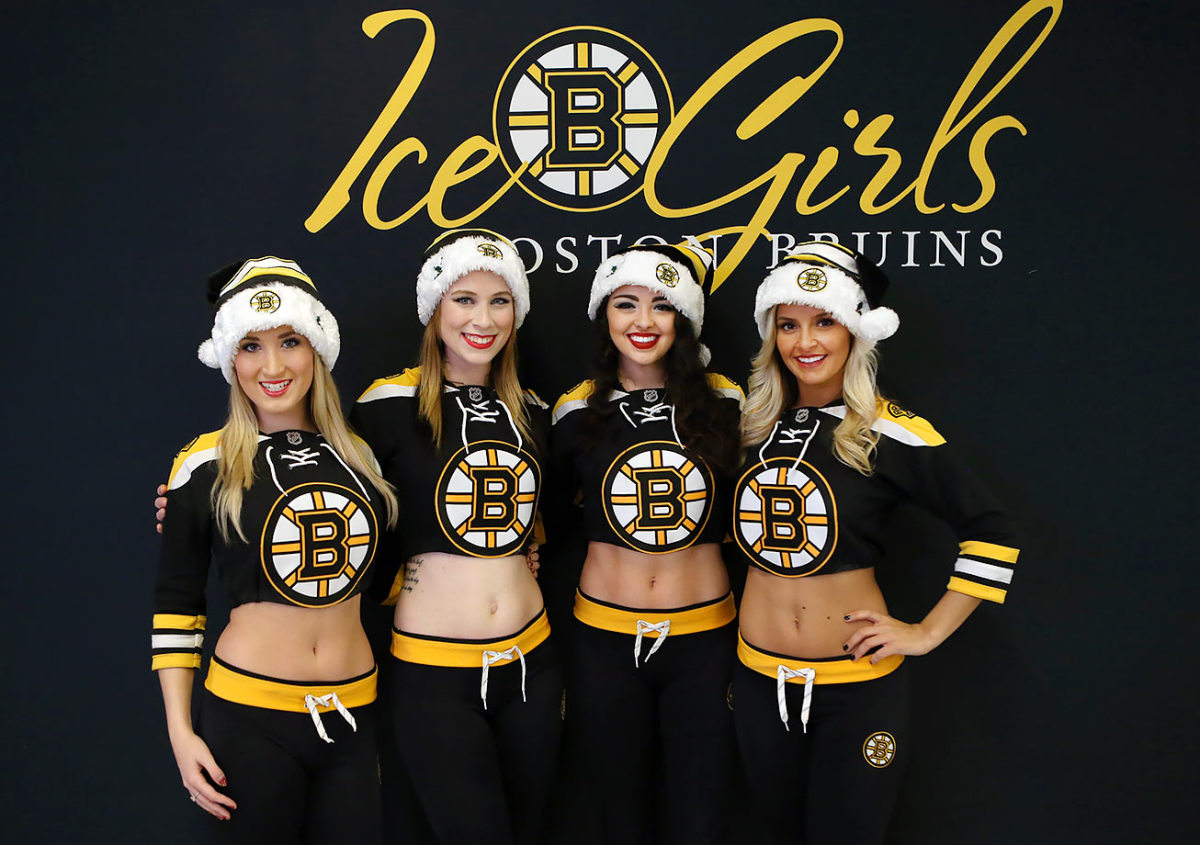 Boston-Bruins-Ice-Girls-482151222034_Blues_at_Bruins.jpg