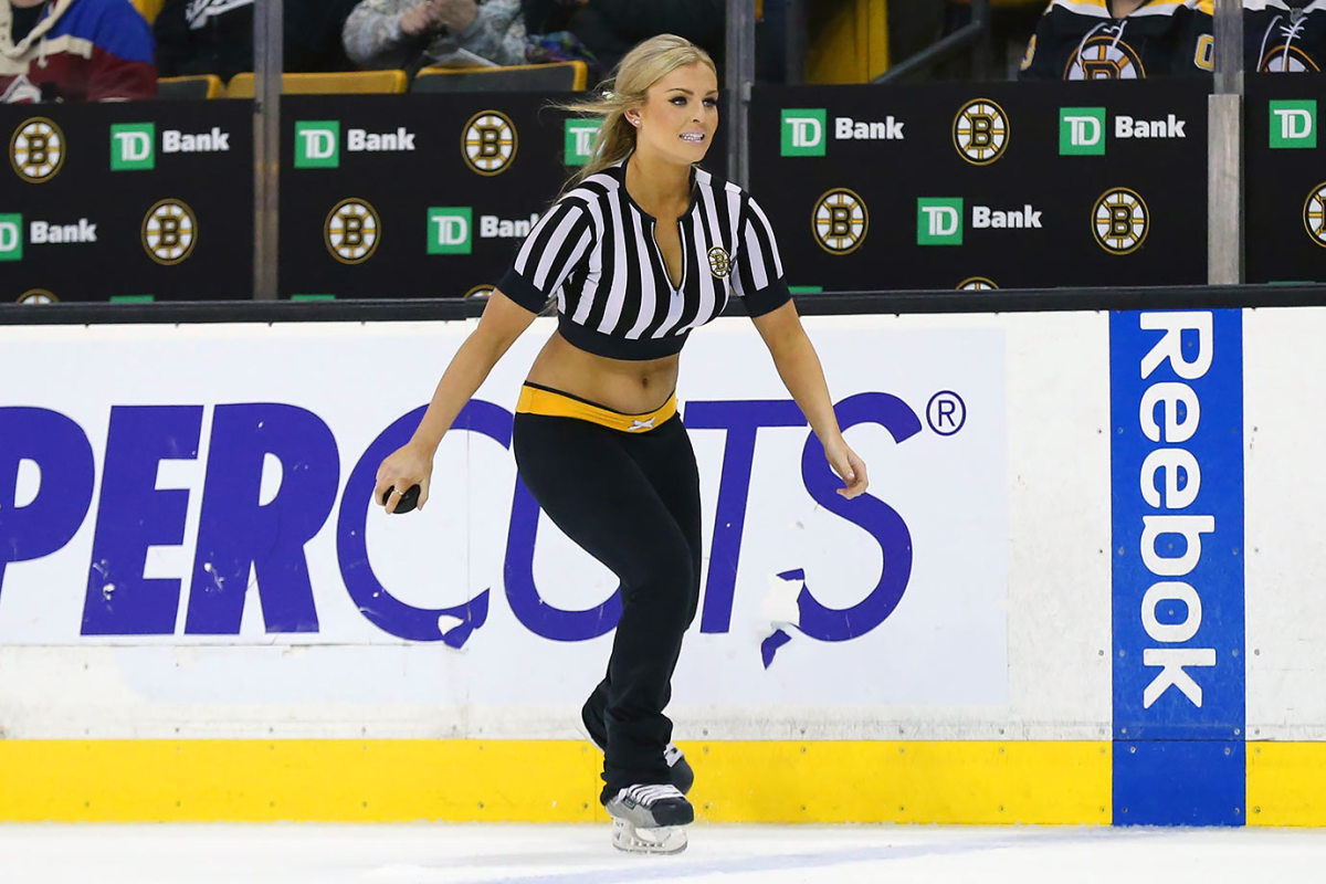 Boston-Bruins-Ice-Girls-482151112093_Avalanche_at_Bruins.jpg