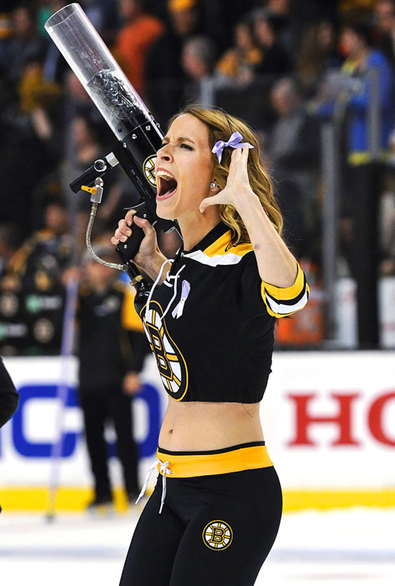 Boston-Bruins-Ice-Girls-147151021018_Flyers_at_Bruins.jpg