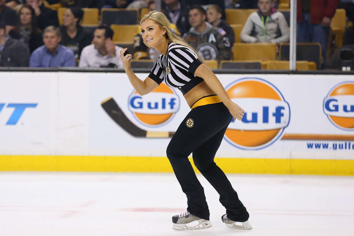 Boston-Bruins-Ice-Girls-482151112094_Avalanche_at_Bruins.jpg