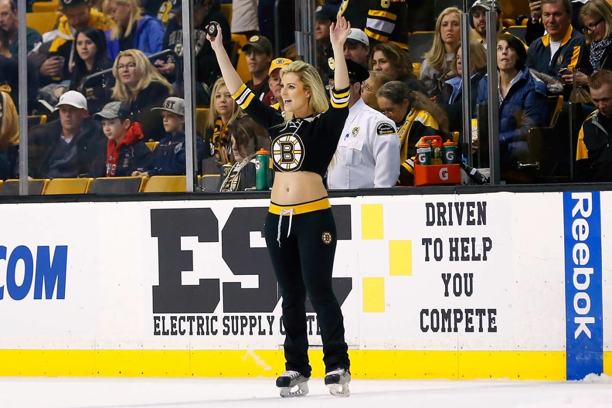 Boston-Bruins-Ice-Girls-482160206105_Sabres_at_Bruins.jpg