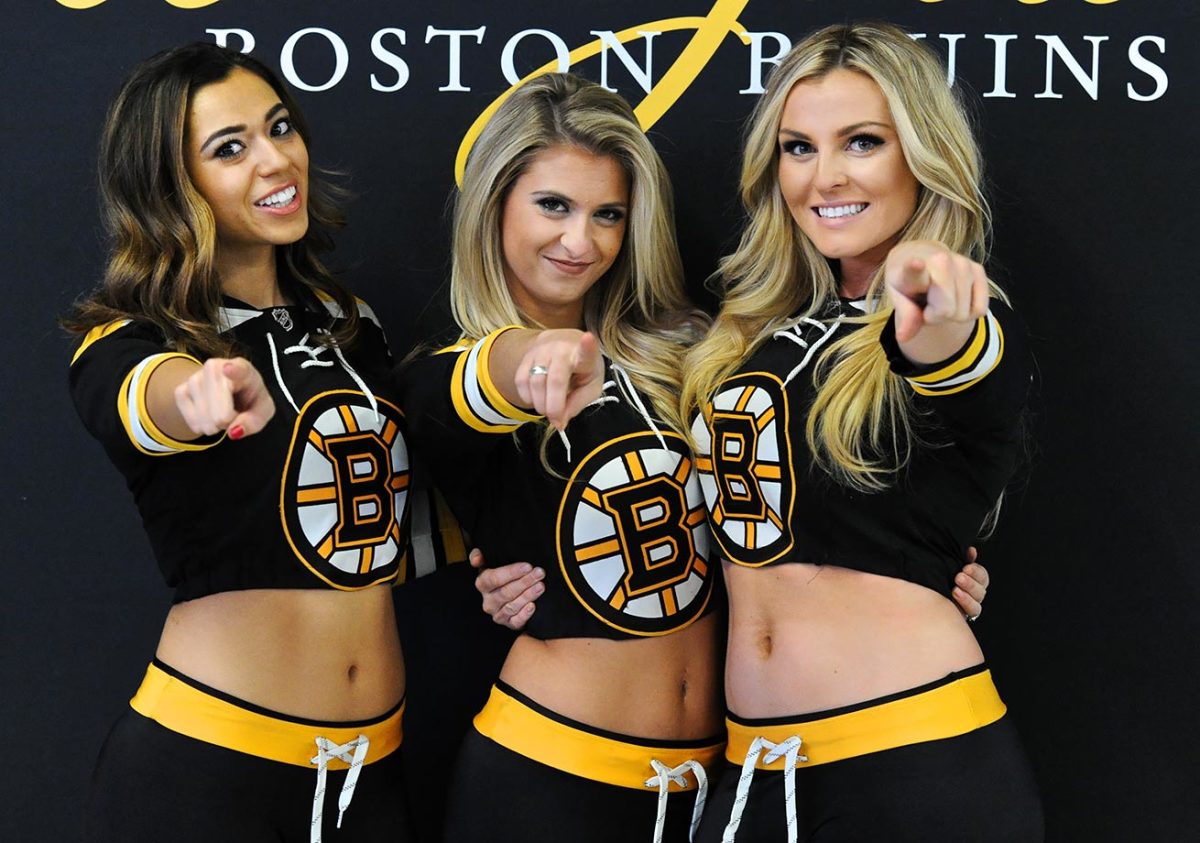 Boston-Bruins-Ice-Girls-147160501003_Capitals_at_Bruins.jpg