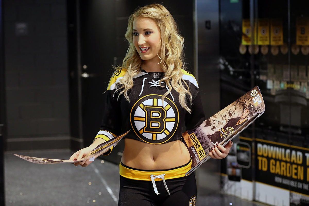 Boston-Bruins-Ice-Girls-482151114026_Red_Wings_at_Bruins.jpg