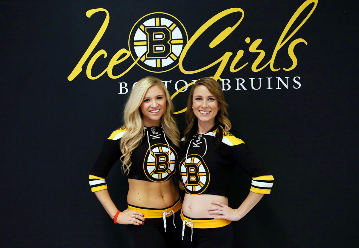 Boston-Bruins-Ice-Girls-482151127070_Rangers_at_Bruins.jpg