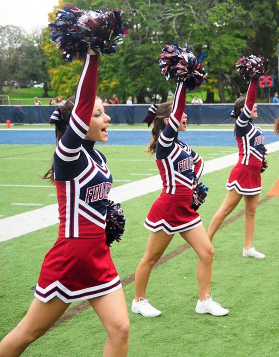 Farleigh-dicksinson-cheerleader.jpg