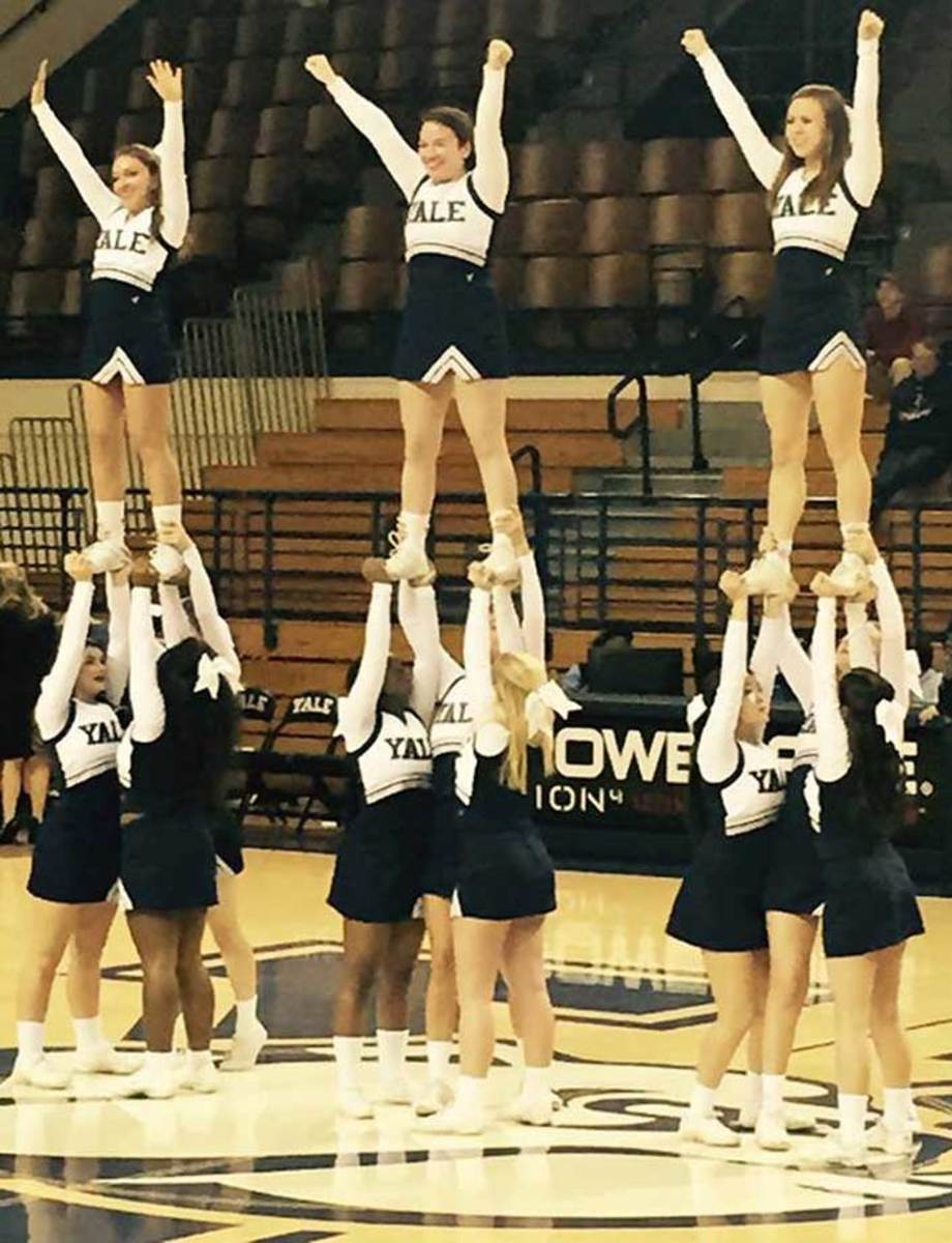 Yale-Cheerleaders.jpg