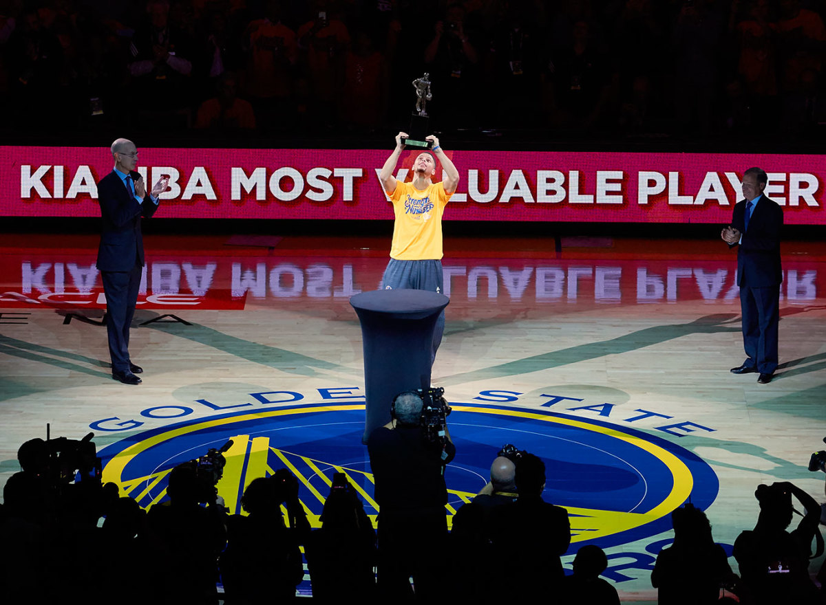 2016-0511-Stephen-Curry-MVP-SI376_TK1_00649.jpg