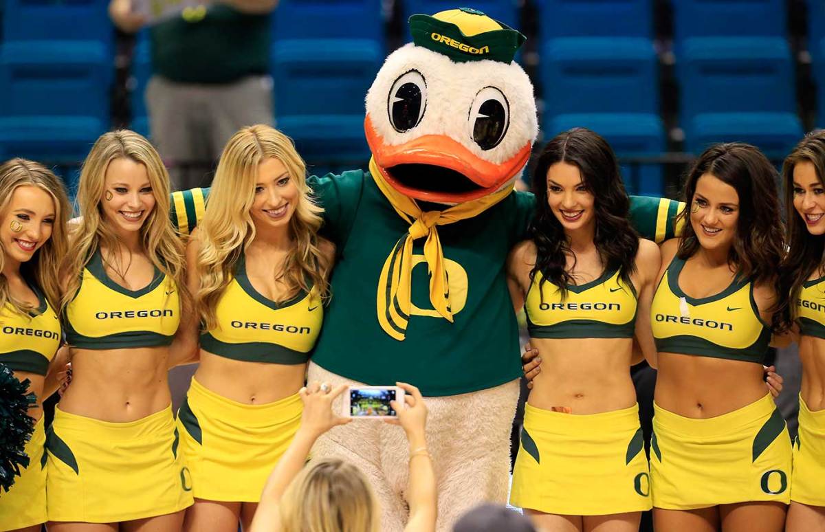 Oregon-Cheerleaders-1.jpg