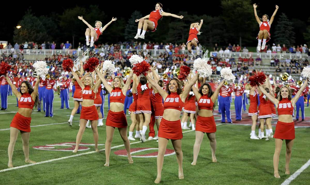 Stony-Brook-cheerleaders.jpg