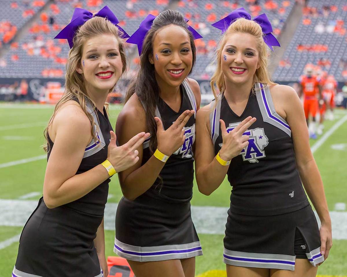 SFA-cheerleaders.jpg