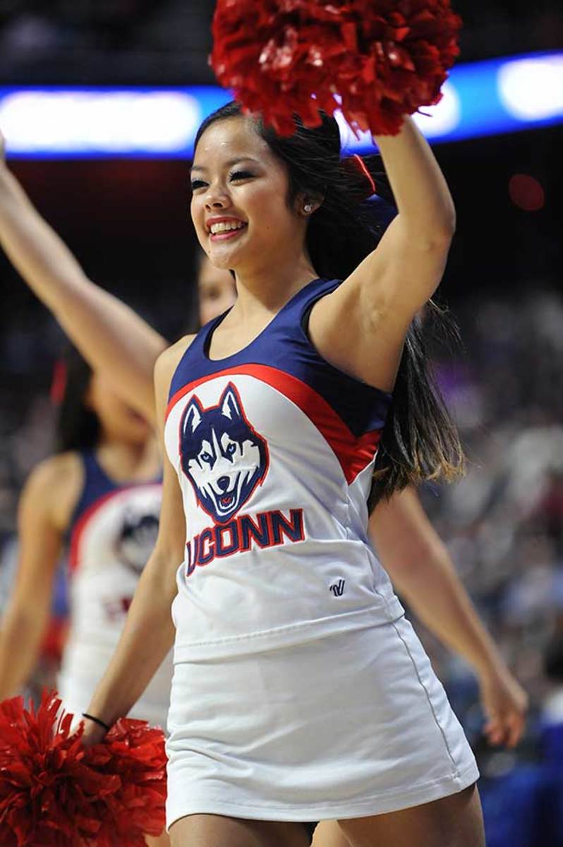 UConn-cheerleader.jpg
