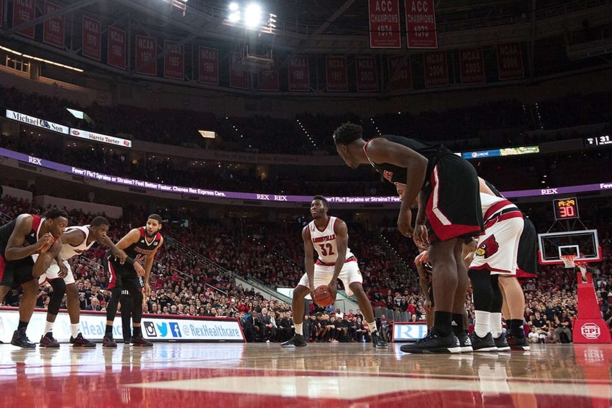 Why Louisville big man Chinanu Onuaku started shooting grannystyle