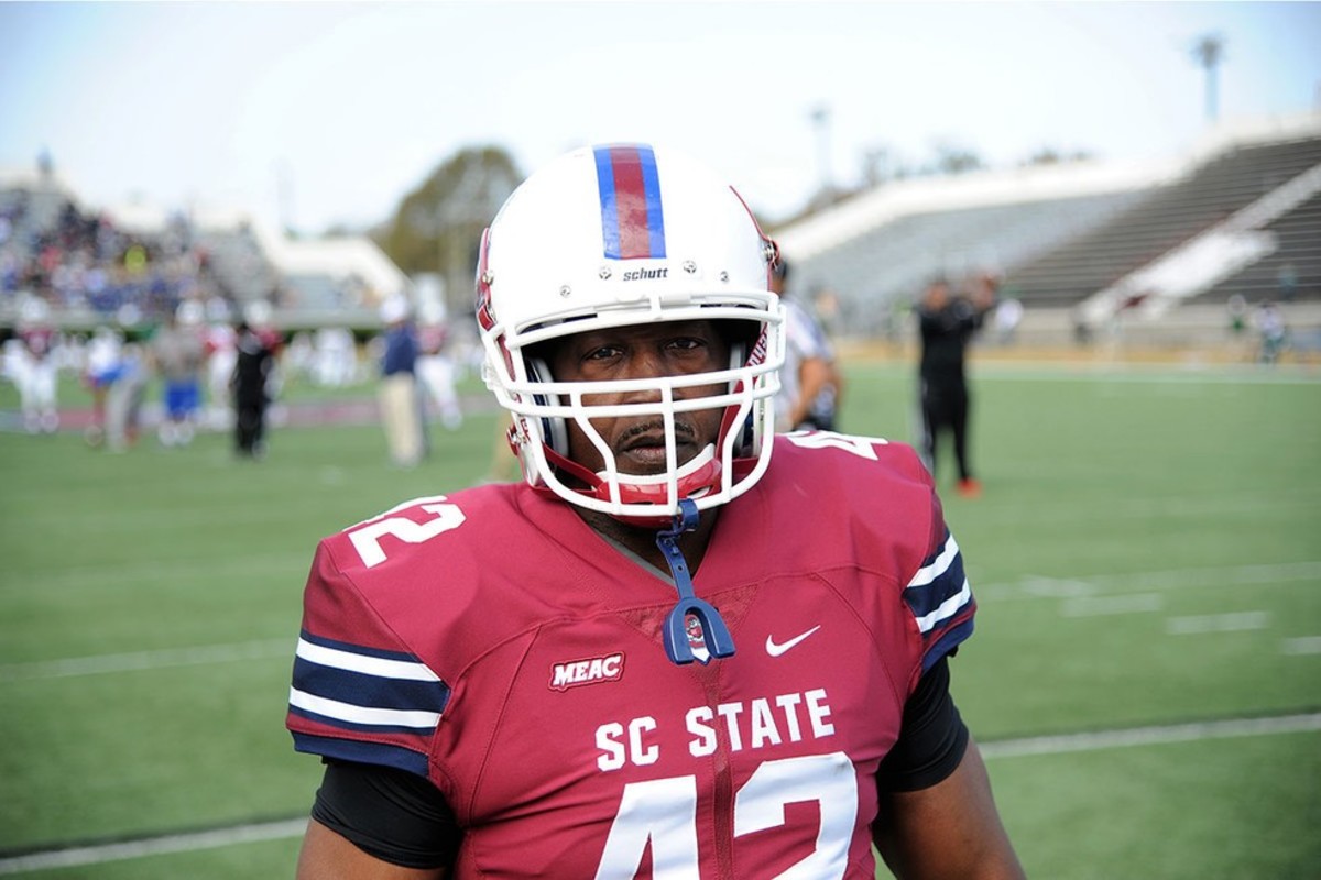 Joe Thomas Sr Trying To Become The Oldest D I College