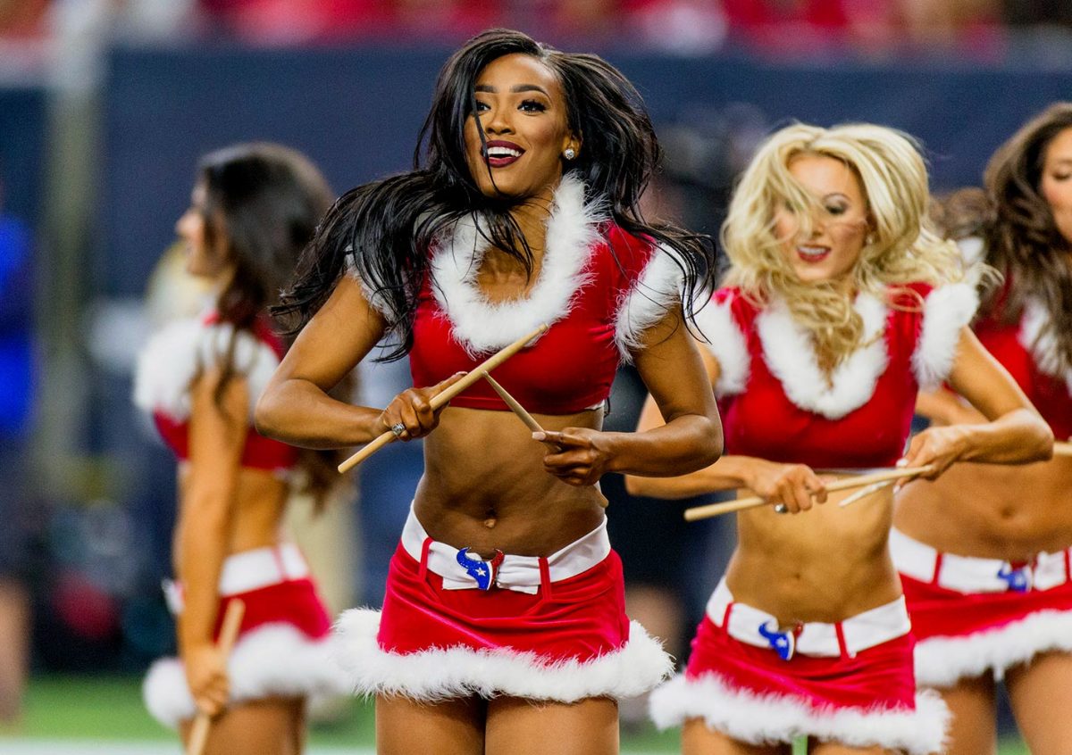 Houston-Texans-cheerleaders-CEM20151231074Patriots-vs-Texans.jpg