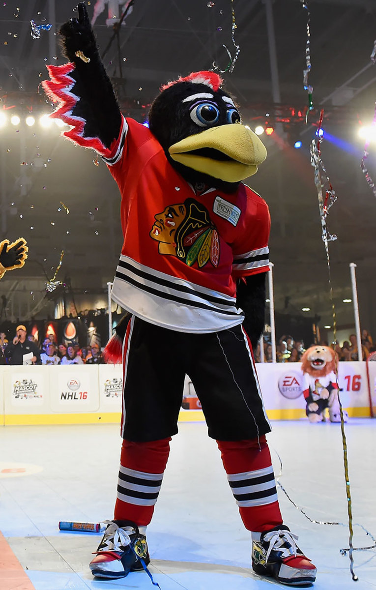 Chicago-Blackhawks-mascot-Tommy-Hawk.jpg