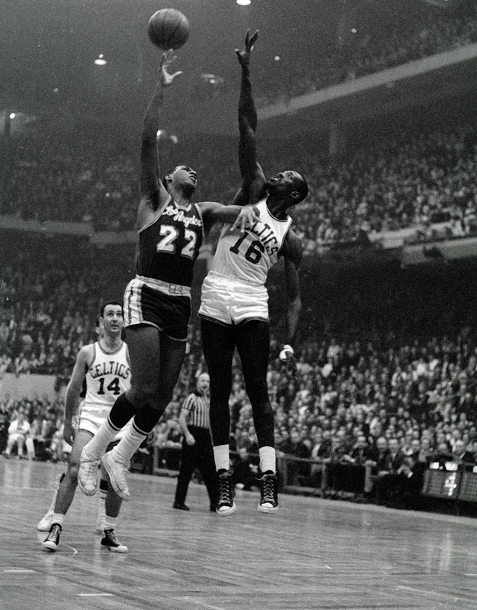 1962-0418-Elgin-Baylor-Tom-Sanders-079005236.jpg