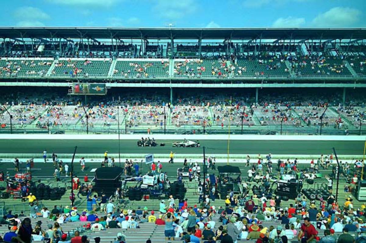 Sage Karam's car being towed to the starting grid.