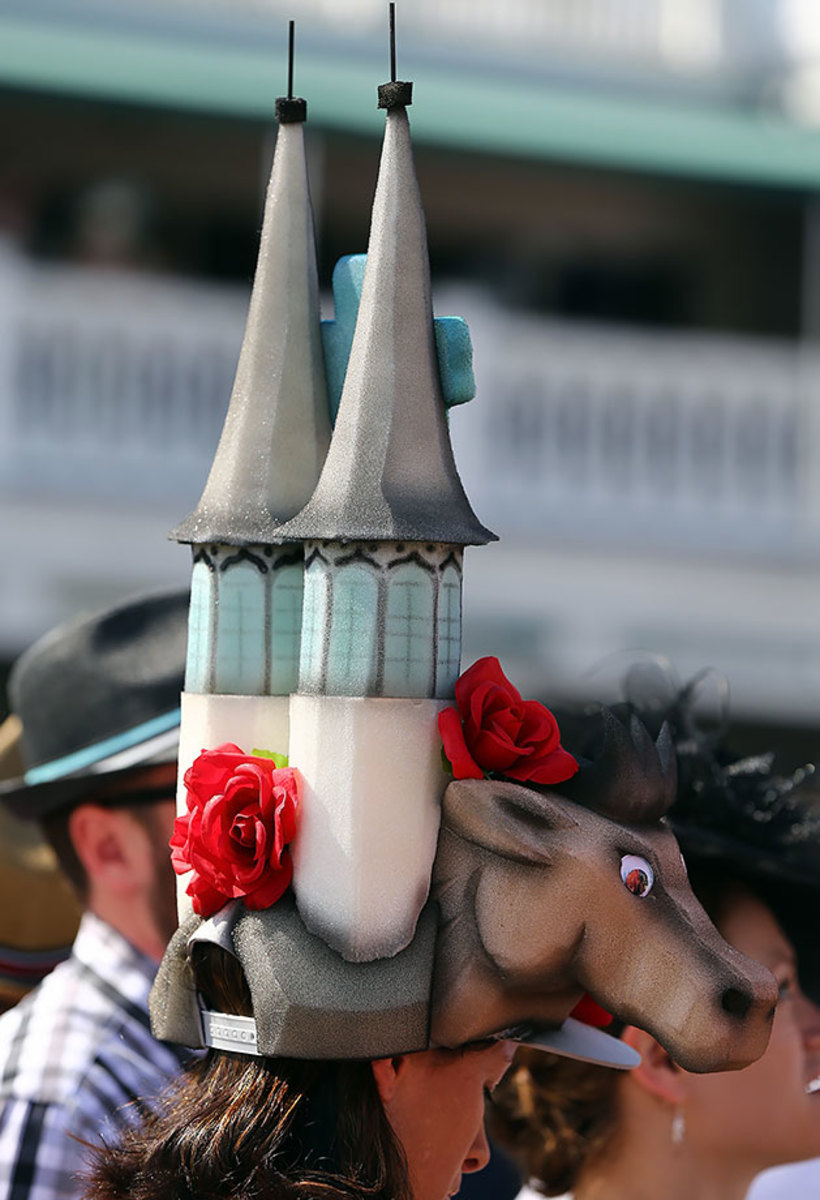 2015-Kentucky-Derby-fan-hat-471955498.jpg