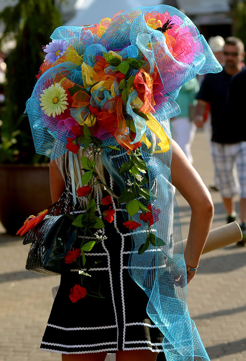 2015-Kentucky-Derby-fan-hat-471955526.jpg