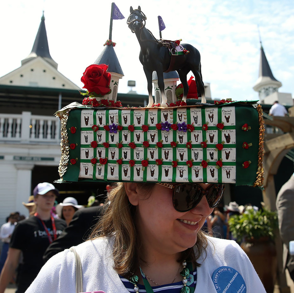 2015-Kentucky-Derby-fan-hat-471960048.jpg