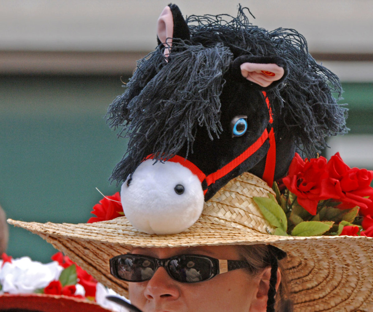 2005-Kentucky-Derby-fan-hat-98147957_master.jpg