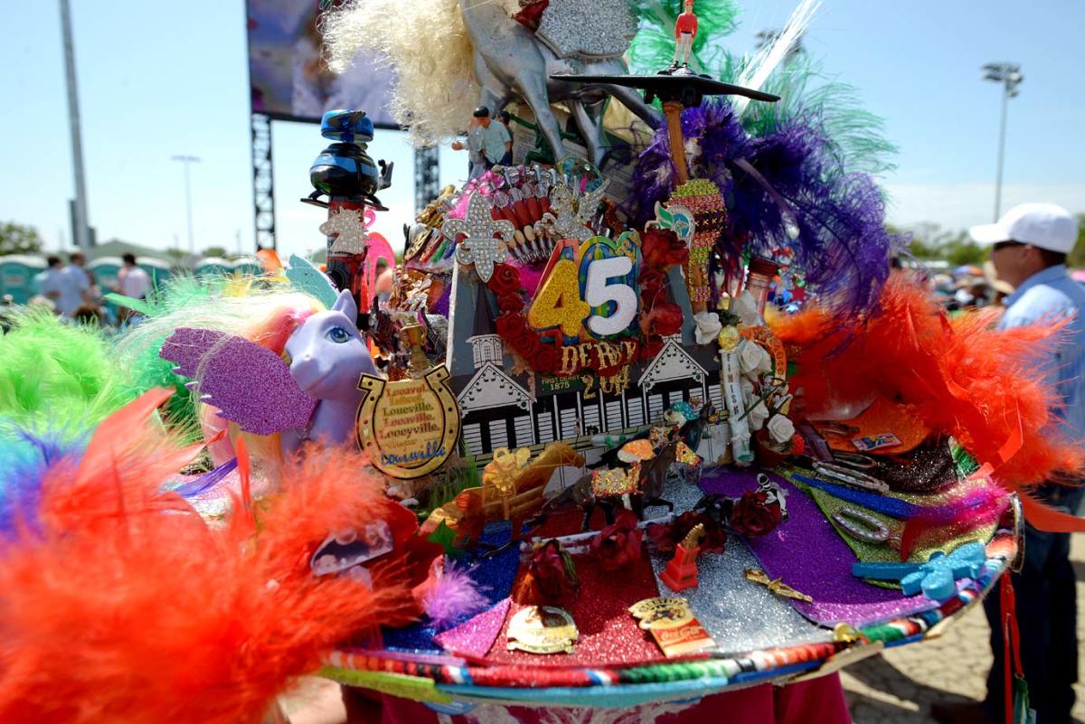 2014-Kentucky-Derby-fan-hat-488007179_master.jpg