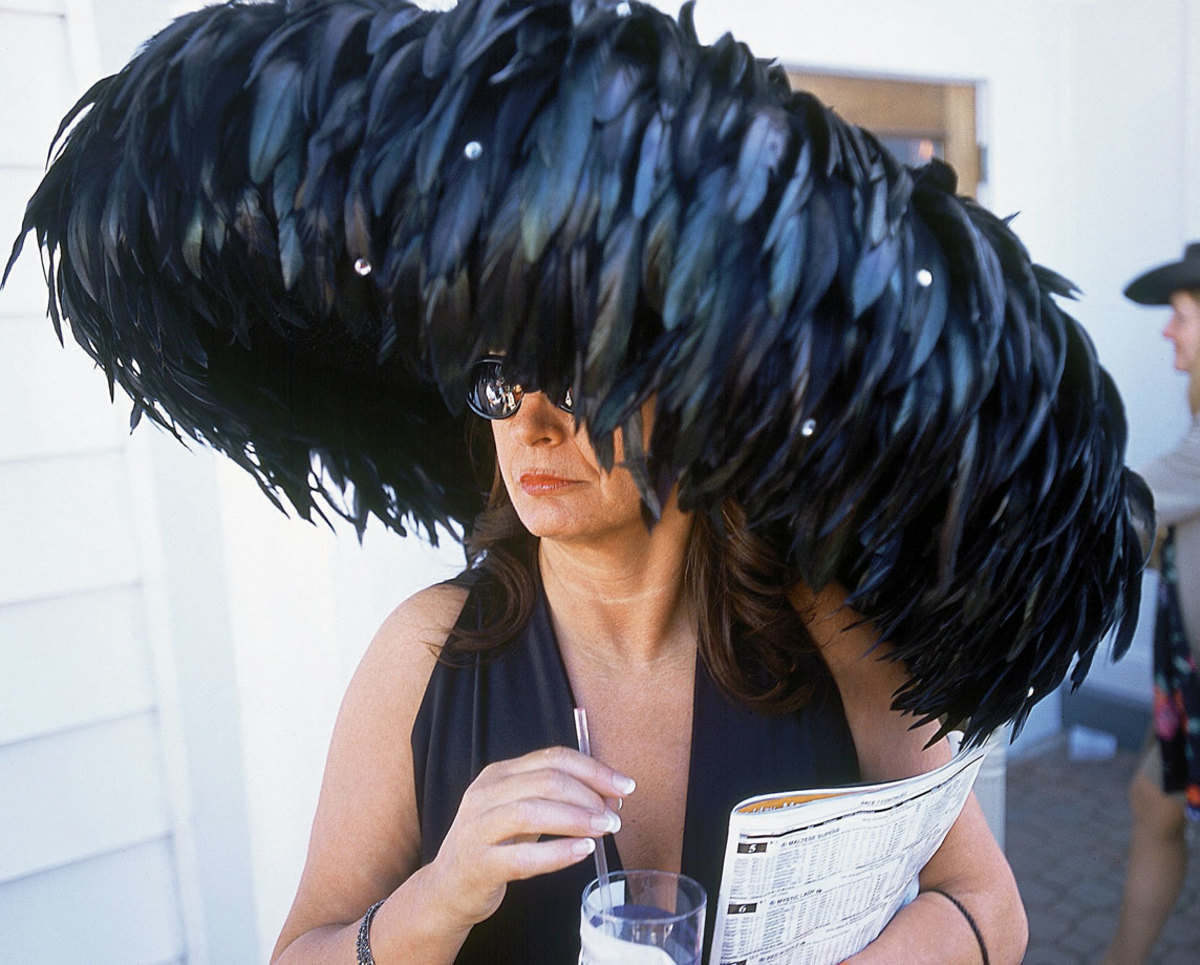 2002-Kentucky-Derby-fan-hat-001252345.jpg