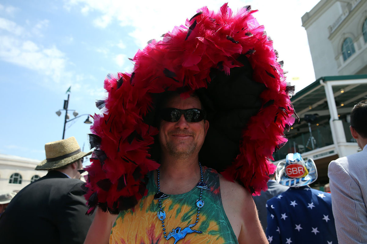 2015-Kentucky-Derby-fan-hat-471956252.jpg