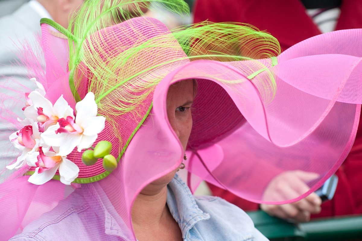 2009-Kentucky-Derby-fan-hat-opjy-16915.jpg