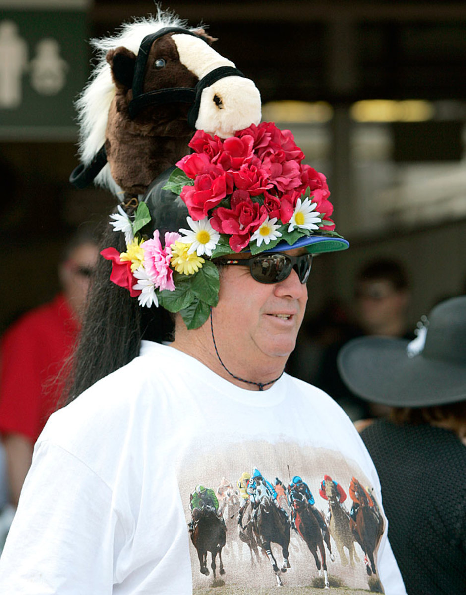 2005-Kentucky-Derby-fan-hat-53411208.jpg