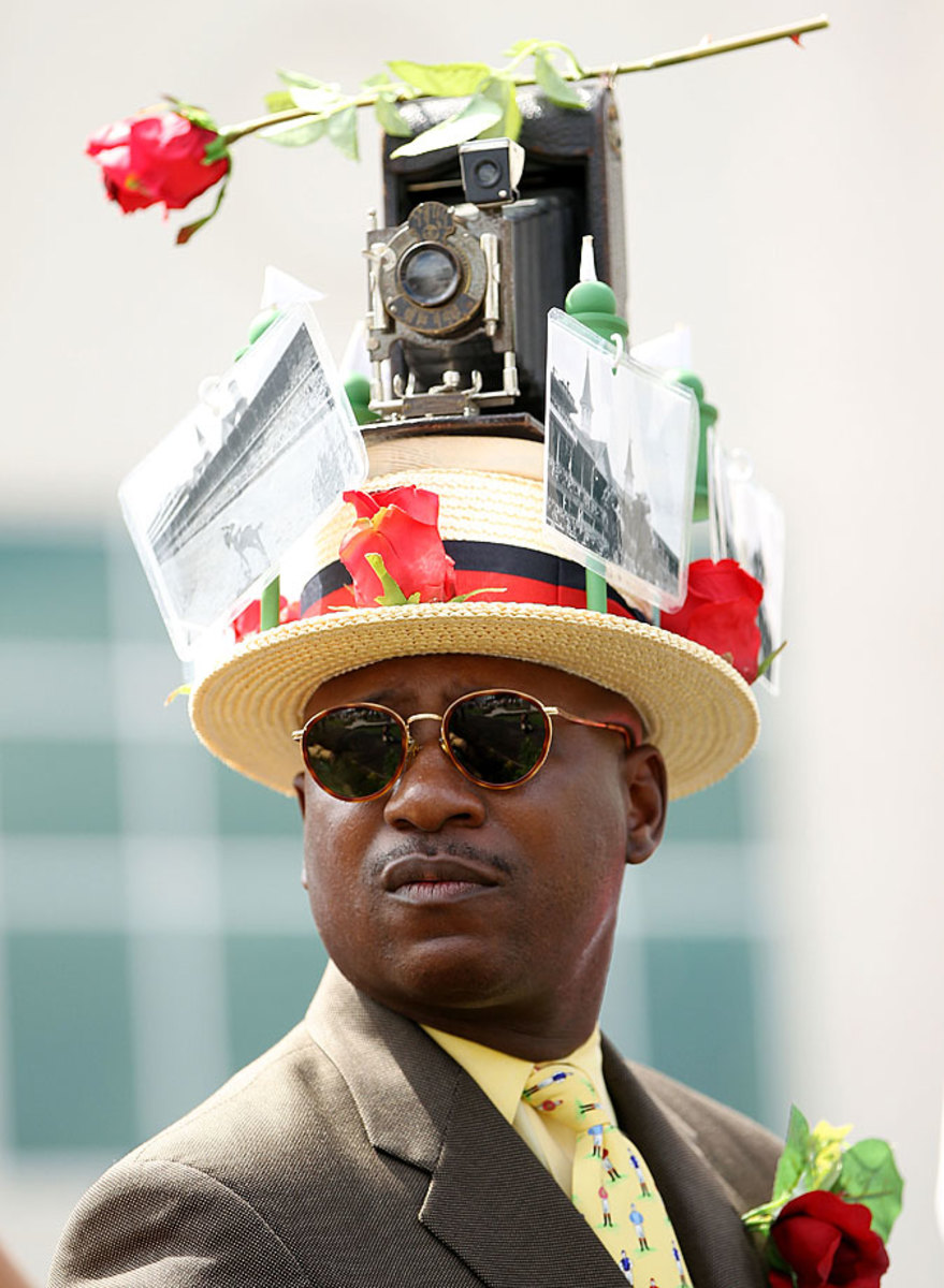 2012-Kentucky-Derby-fan-hat-143906125.jpg