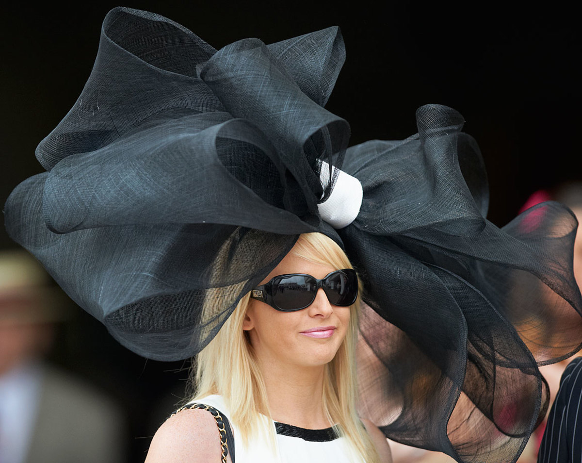 2011-Kentucky-Derby-fan-hat-opy0-46836.jpg