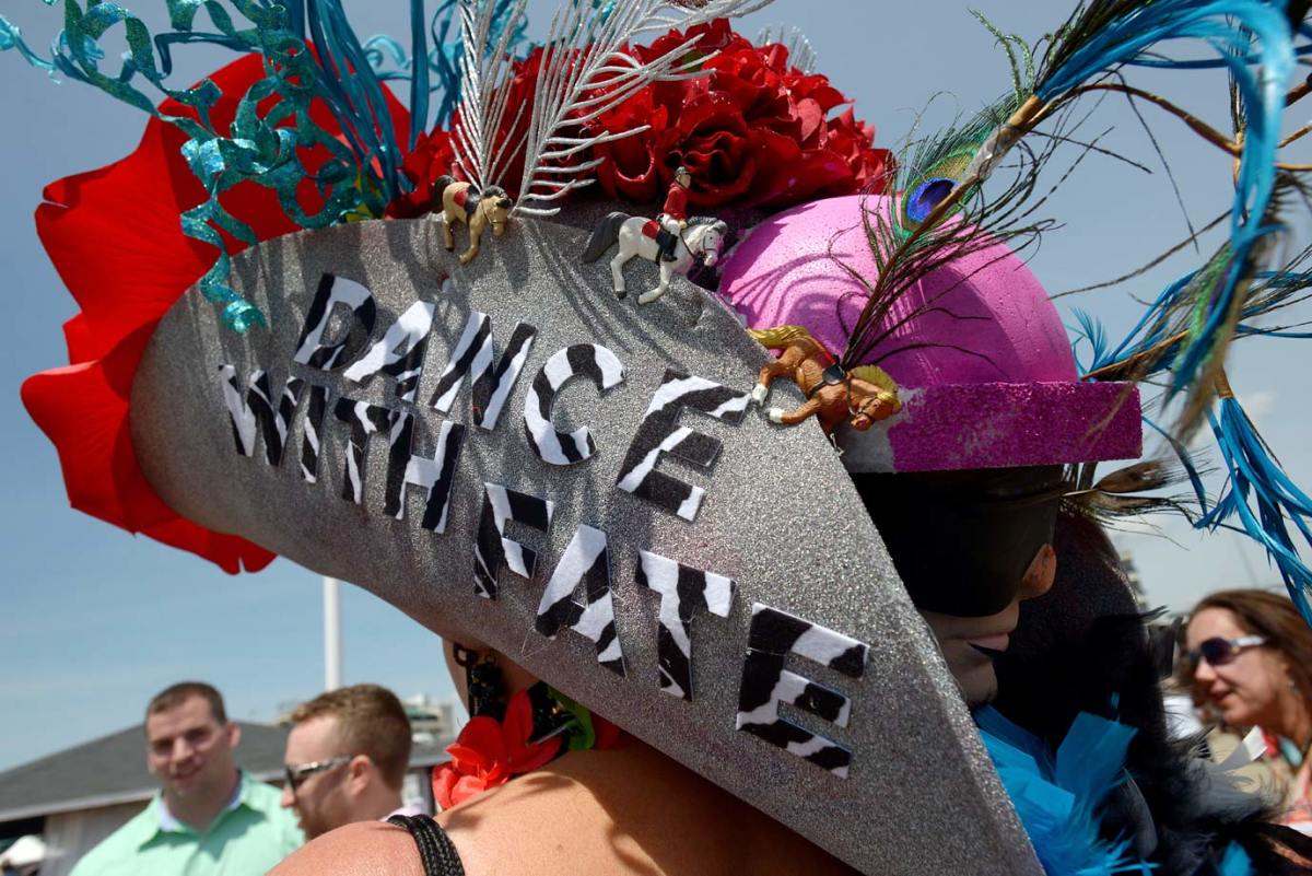 2014-Kentucky-Derby-fan-hat-488007185_master.jpg