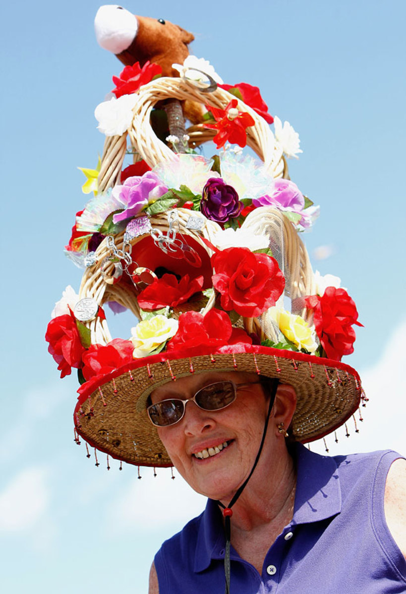 2008-Kentucky-Derby-fan-hat-80976479.jpg
