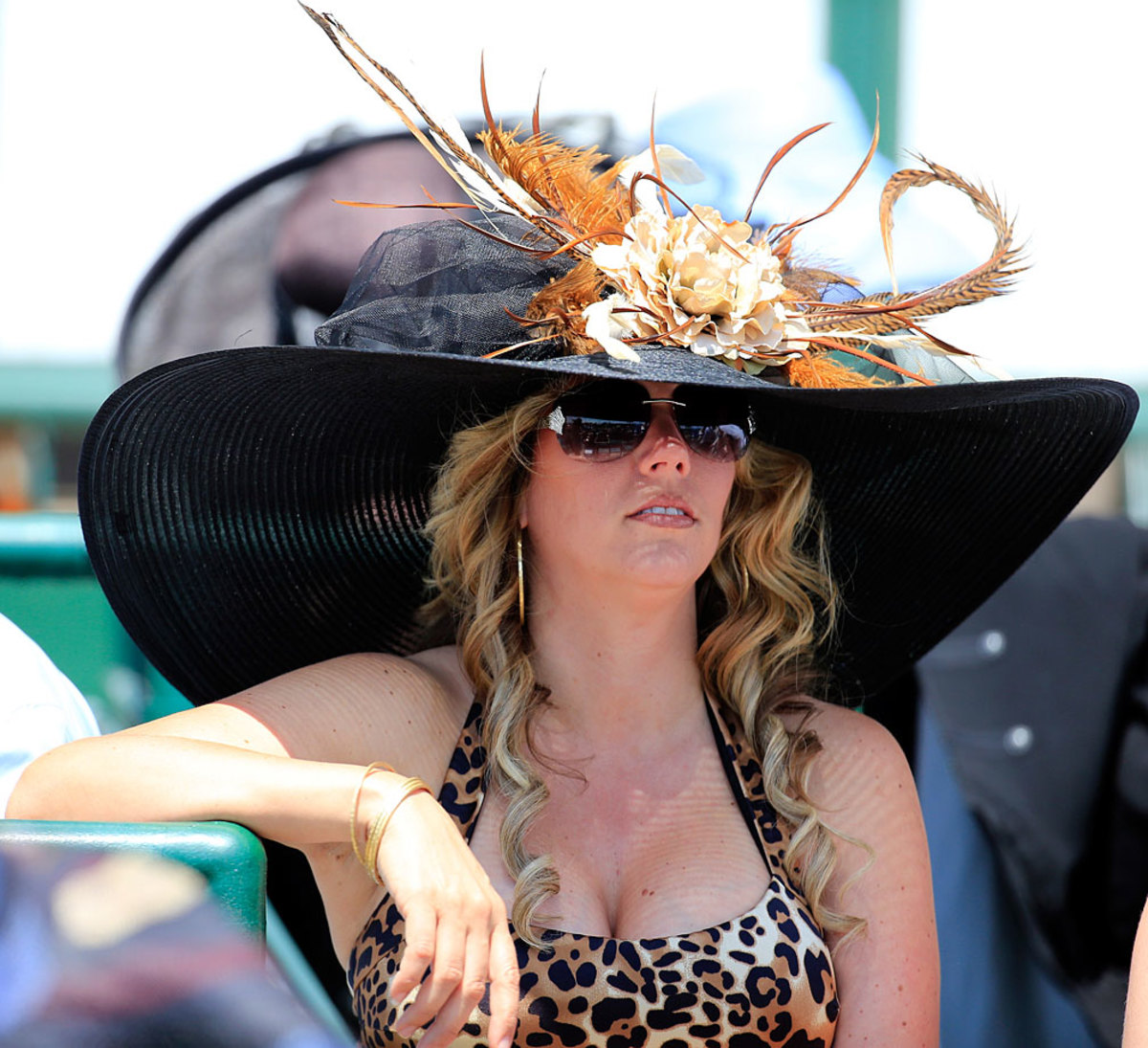 2014-Kentucky-Derby-fan-hat-488034771_master.jpg