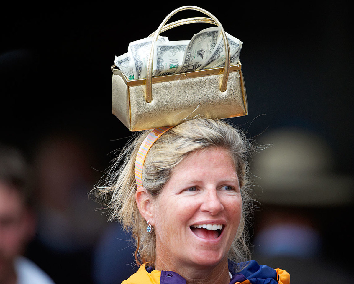 2010-Kentucky-Derby-fan-hat-opp0-53728.jpg